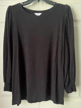 Crown & Ivy top, black